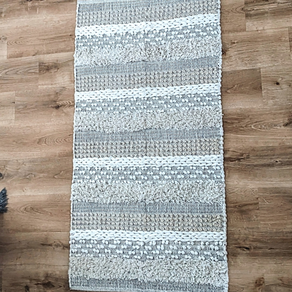 Gray and Cream Textured Rug - Picture 3 of 4